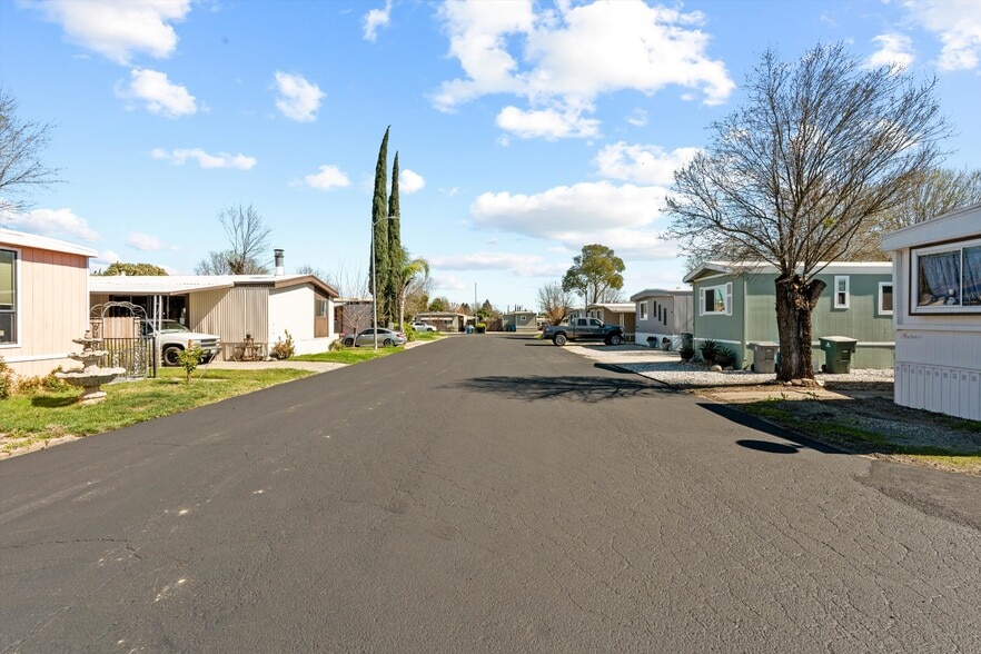 2864 Jefferson Ave, Yuba City, CA à vendre - Photo du bâtiment - Image 2 de 17