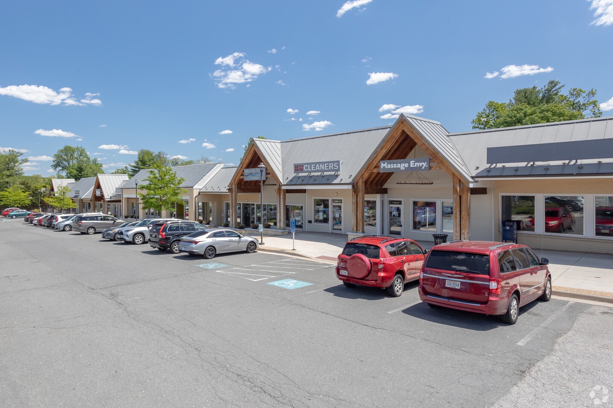 7395-7397 Lee Hwy, Falls Church, VA for lease Primary Photo- Image 1 of 7