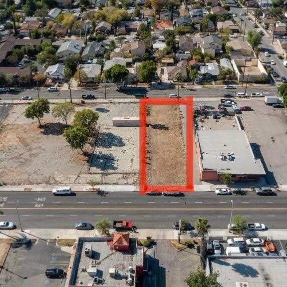 1334 San Fernando Rd, San Fernando, CA à louer - Photo du bâtiment - Image 1 de 1