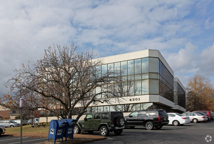 4301 Hillsboro Rd, Nashville, TN à louer - Photo principale - Image 1 de 3