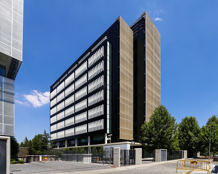 Avenida Aragón, 404-404, Madrid, Madrid à louer - Photo du bâtiment - Image 2 de 7
