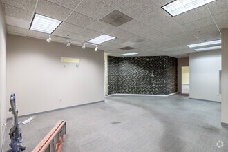 7100 W College Blvd, Overland Park, KS à louer Photo intérieure- Image 2 de 5