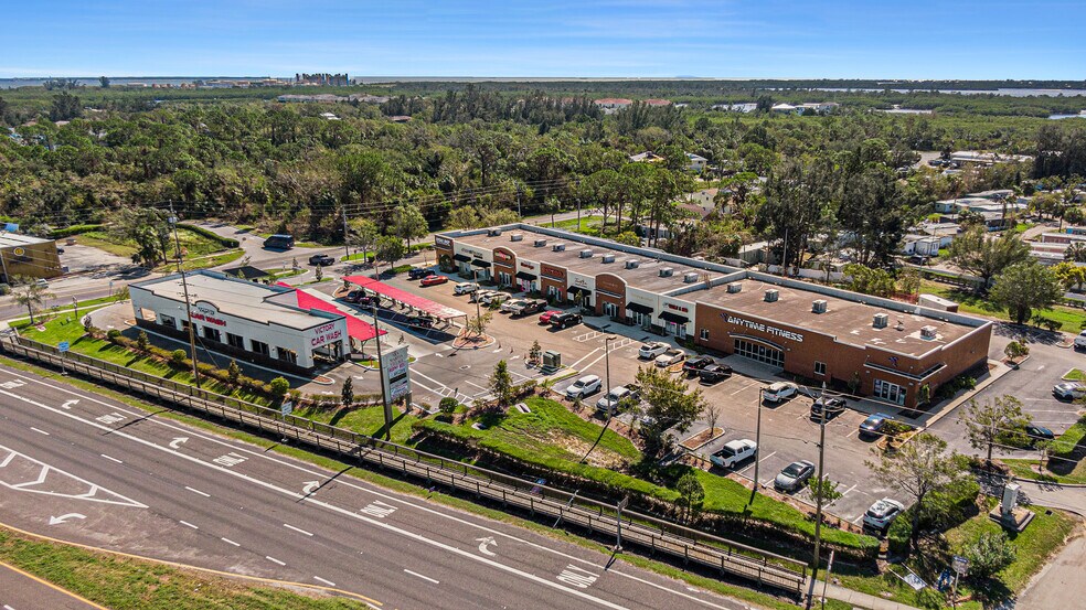 10690 Gandy Blvd N, Saint Petersburg, FL à louer - Photo du bâtiment - Image 1 de 19