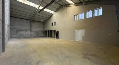 Industriel dans Ennery à louer Photo intérieure- Image 1 de 7