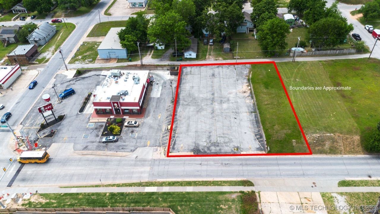 214 N Wilson Ave, Sand Springs, OK à vendre Photo principale- Image 1 de 4