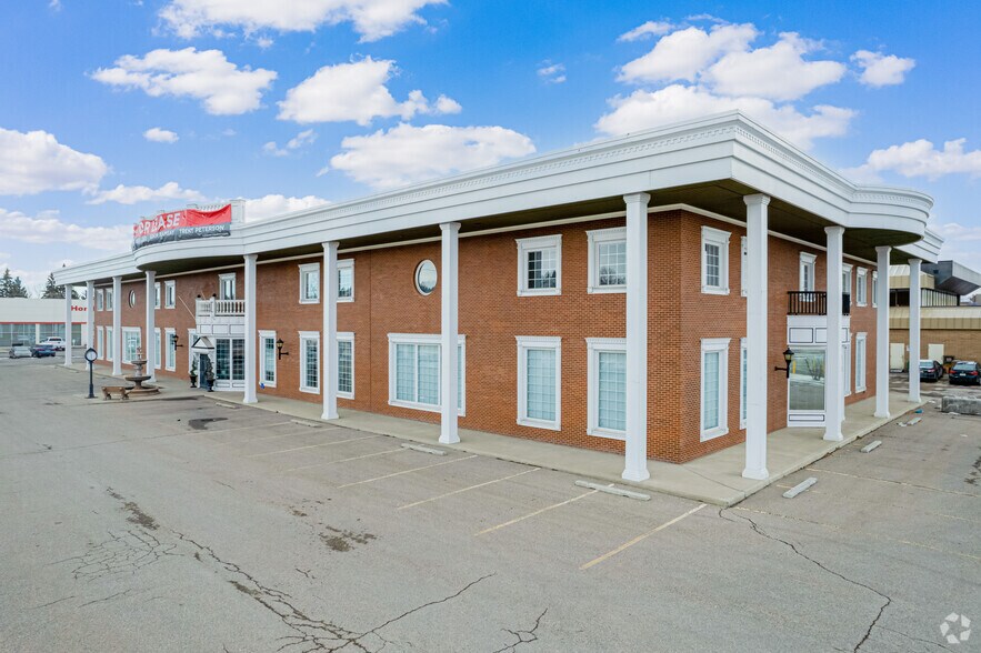 67 Glenbrook Pl SW, Calgary, AB à vendre - Photo du bâtiment - Image 1 de 13