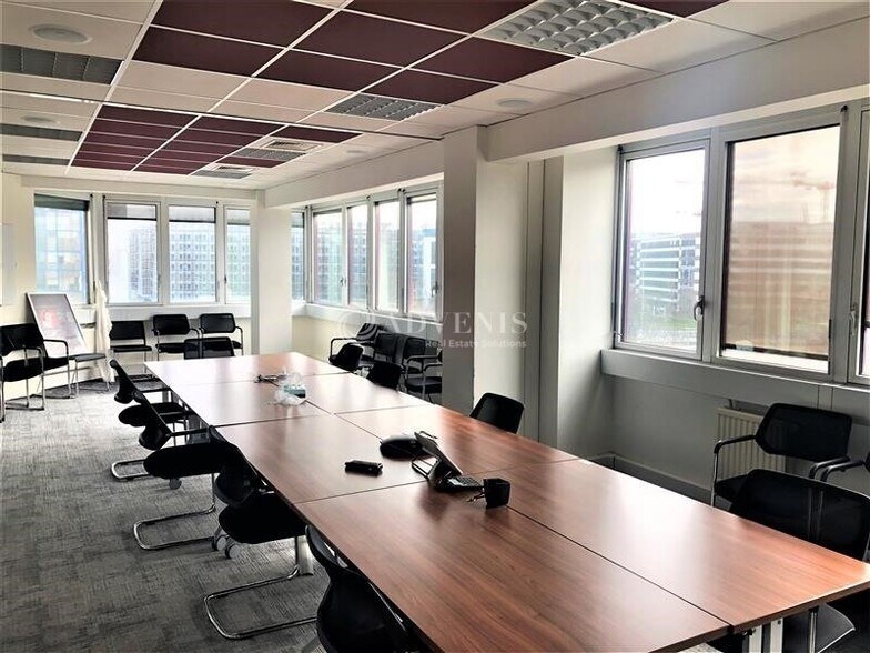 Bureau dans Fontenay-sous-Bois à louer - Photo du bâtiment - Image 2 de 6