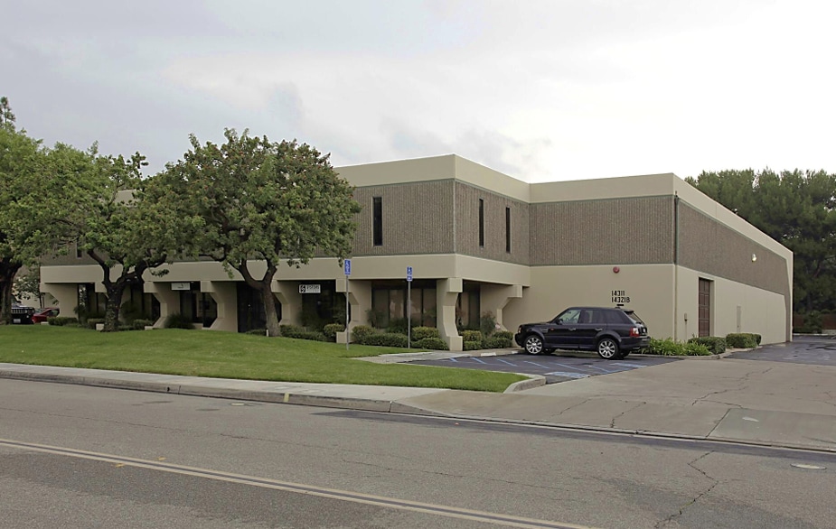 14311-14331 Chambers Rd, Tustin, CA for lease Building Photo- Image 1 of 2