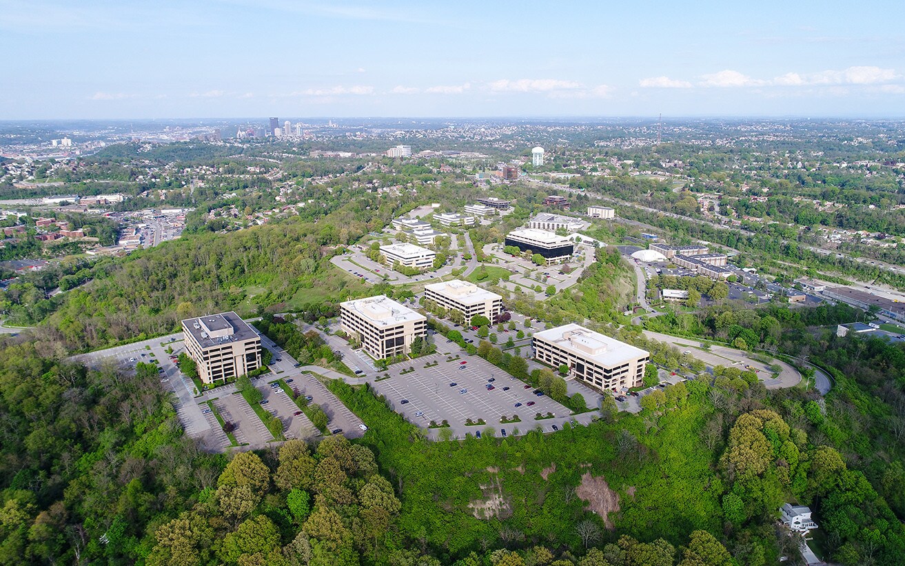 661 Andersen Dr, Pittsburgh, PA à louer Photo principale- Image 1 de 15