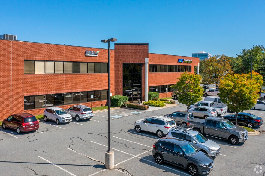 15800-15810 Gaither Dr, Gaithersburg, MD à louer - Photo du bâtiment - Image 3 de 8