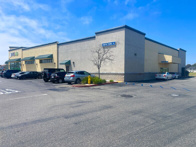 693-749 W Channel Islands Blvd, Port Hueneme, CA à louer - Photo du bâtiment - Image 3 de 10