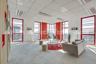 Bureau dans Montigny-le-Bretonneux à louer Photo intérieure- Image 1 de 7