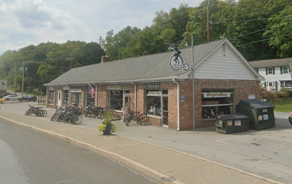 1557 Main St, Pleasant Valley, NY for sale - Building Photo - Image 3 of 5