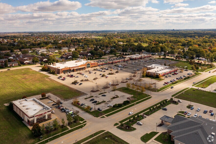 1750 Bradford Ln, Normal, IL à vendre - Aérien - Image 2 de 4