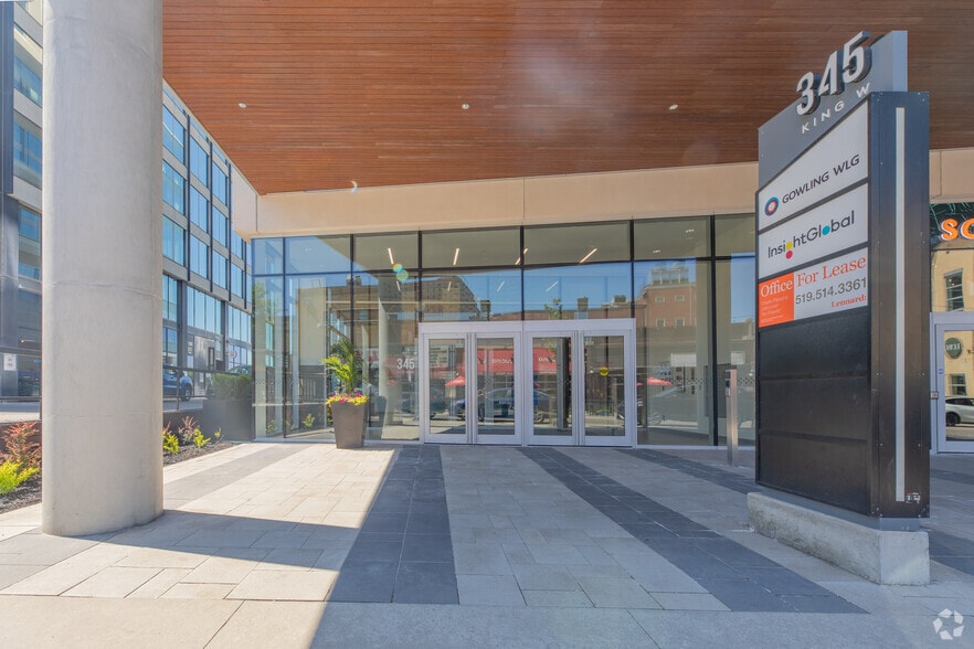 345 King St W, Kitchener, ON à louer - Photo du bâtiment - Image 3 de 7