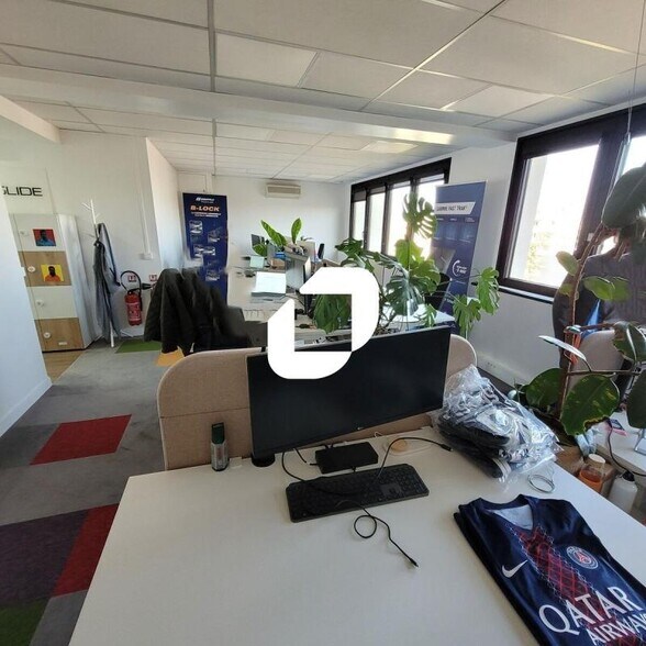 Bureau dans Boulogne-Billancourt à louer - Photo du bâtiment - Image 3 de 11