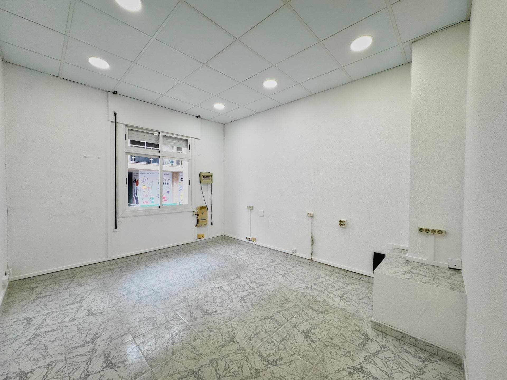 Office in Sant Andreu de la Barca, Barcelona for lease Primary Photo- Image 1 of 2