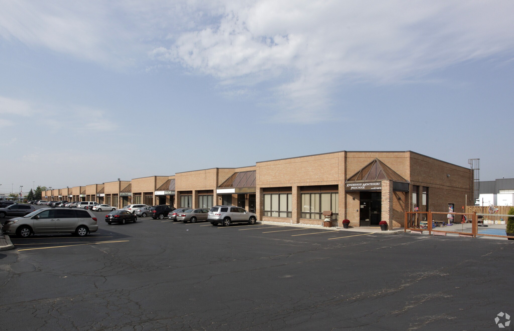 785 Pacific Rd, Oakville, ON for lease Primary Photo- Image 1 of 4