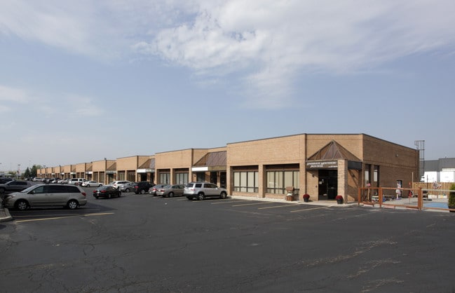 More details for 785 Pacific Rd, Oakville, ON - Flex for Lease