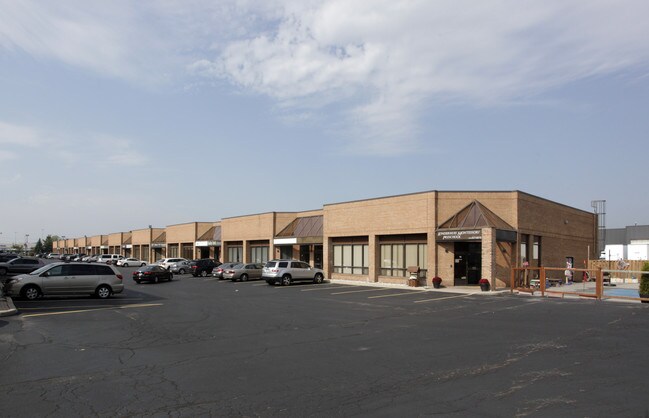 Plus de détails pour 785 Pacific Rd, Oakville, ON - Local d'activités à louer