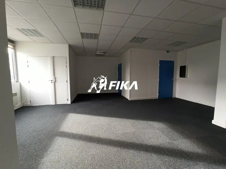 209 Rue Jean Bart, Labège for lease - Interior Photo - Image 3 of 7