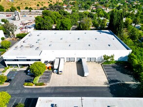 3420 Pomona Blvd, Pomona, CA à louer Photo du bâtiment- Image 2 de 4