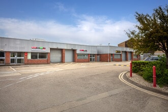 87C Whitby Rd, Slough à louer Photo du bâtiment- Image 2 de 2