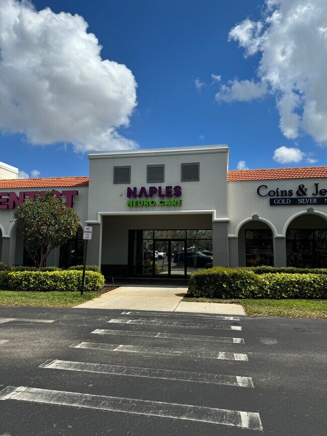 More details for 1575 Pine Ridge Rd, Naples, FL - Retail for Sale