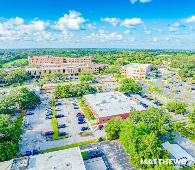 205 S Moon Ave, Brandon, FL à vendre - Photo du bâtiment - Image 1 de 3