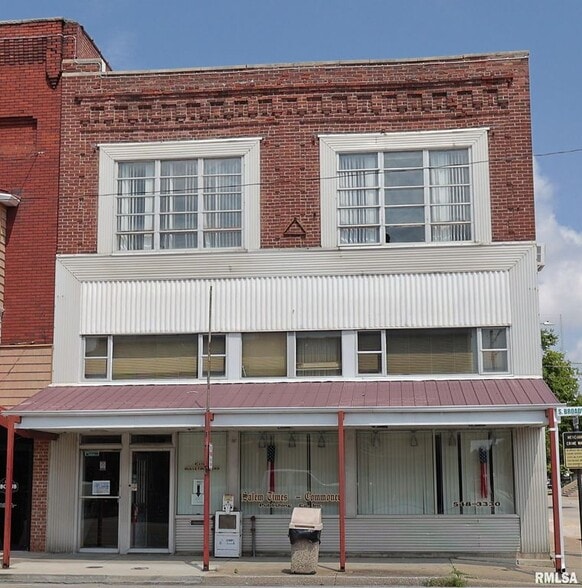 120 S Broadway Ave, Salem, IL for sale - Primary Photo - Image 1 of 1