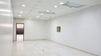 Plus de détails pour Multi-résidentiel à vendre