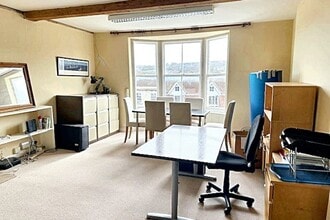 121-124 High St, Marlborough à louer Photo intérieure- Image 1 de 5