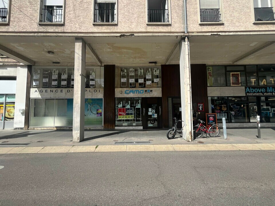 Commerce de détail dans Strasbourg à vendre Photo du bâtiment- Image 1 de 6
