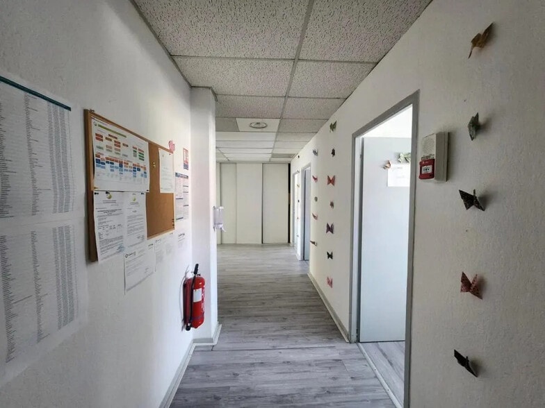 Office in Montpellier for lease - Interior Photo - Image 2 of 18