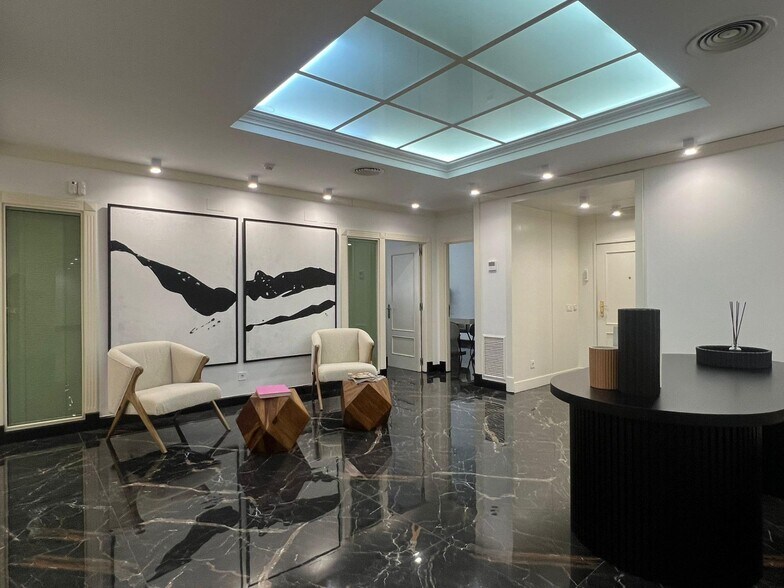 Bureau dans Córdoba, Córdoba à louer - Photo du bâtiment - Image 1 de 30