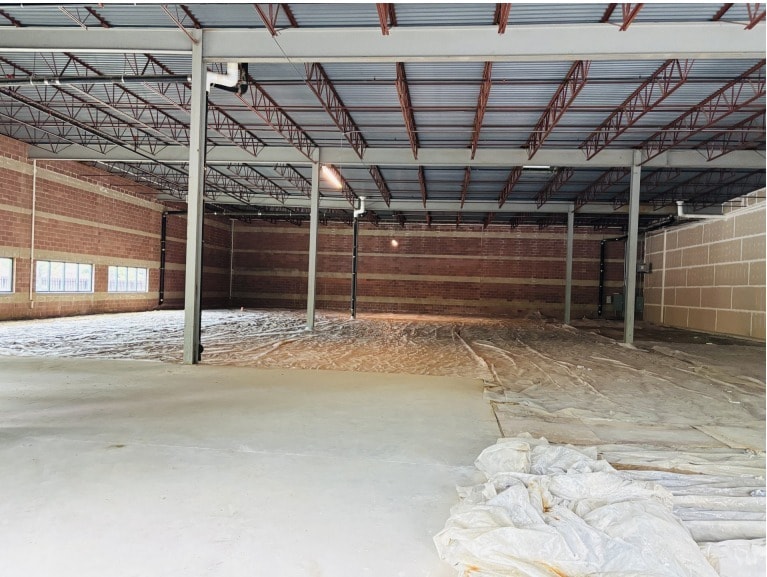 20901 Lahser Rd, Southfield, MI for lease - Interior Photo - Image 2 of 4