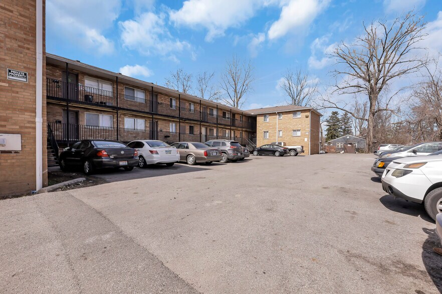 1928 Agler Rd, Columbus, OH à vendre - Photo du bâtiment - Image 3 de 31