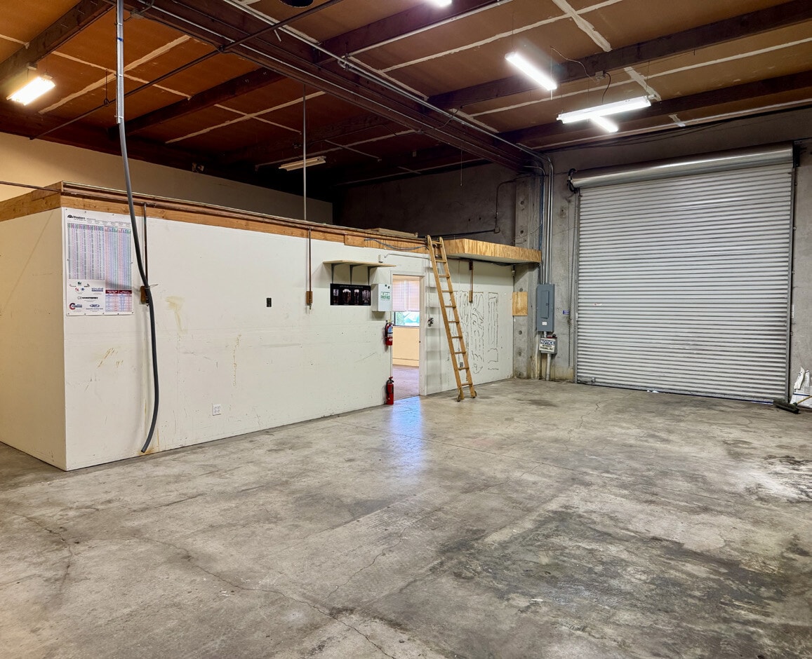 25 Edwards Ct, Burlingame, CA for lease Interior Photo- Image 1 of 4