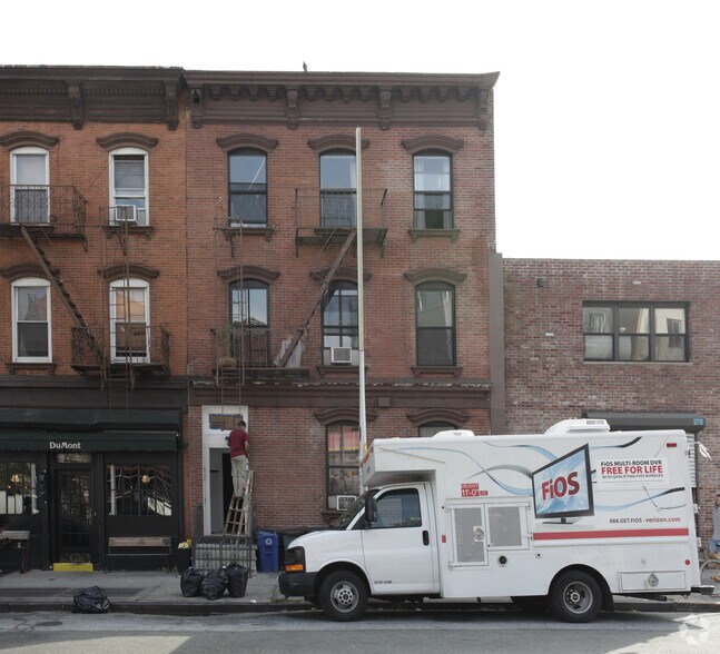 430 Union Ave, Brooklyn, NY à vendre - Photo du bâtiment - Image 2 de 2