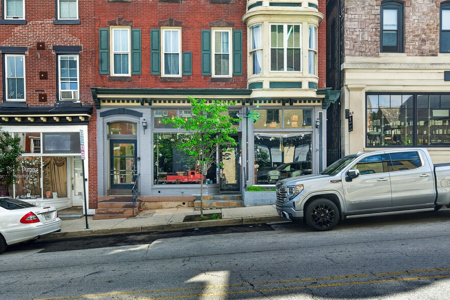27 S Main St, Phoenixville, PA à louer - Photo du bâtiment - Image 2 de 36