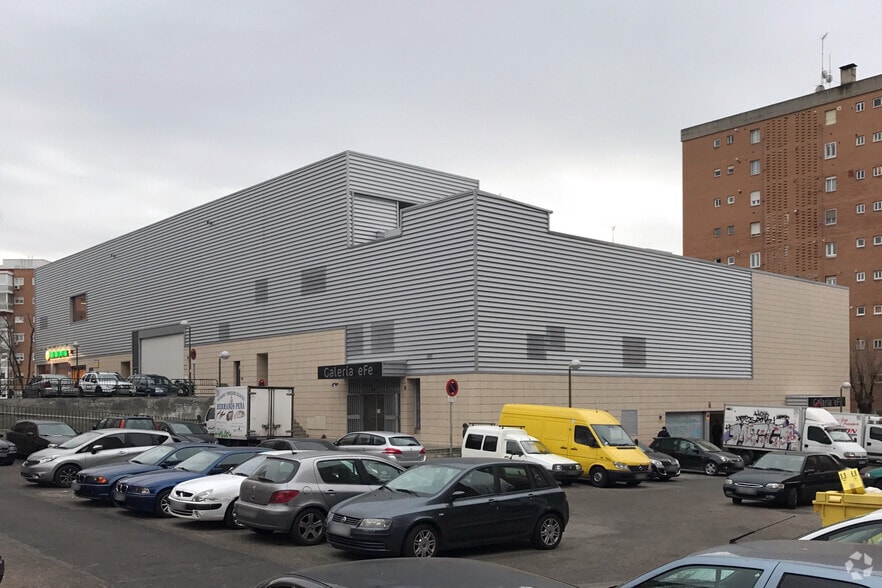 Calle del Arroyo de las Pilillas, 16, Madrid, Madrid for lease - Building Photo - Image 1 of 3