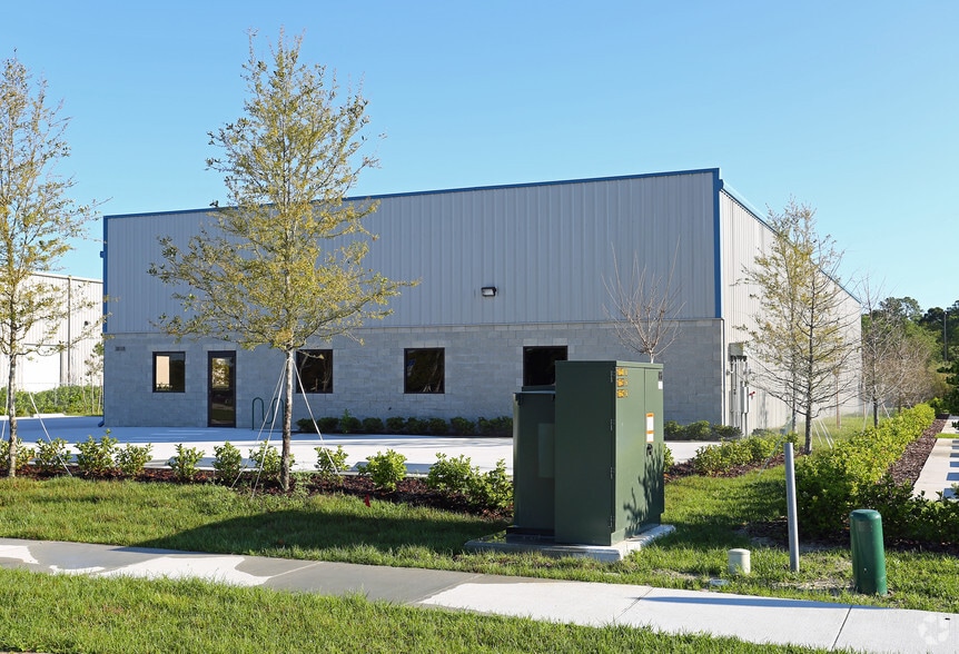 3818 Caboose Pl, Sanford, FL for lease - Primary Photo - Image 1 of 3