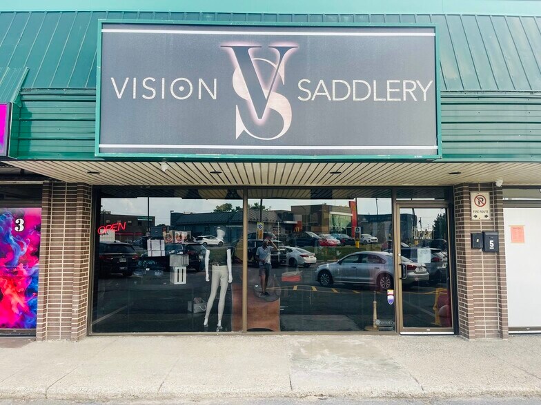 2130 Robertson Rd, Ottawa, ON à louer - Photo du bâtiment - Image 1 de 5