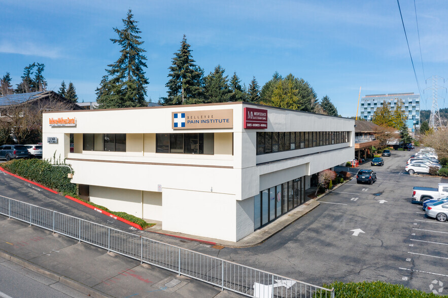 12360 NE 8th St, Bellevue, WA for lease - Building Photo - Image 1 of 4