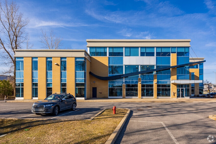 4255 Boul Lapinière, Brossard, QC à louer - Photo du bâtiment - Image 2 de 20