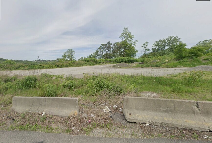 1020 Pittsburgh McKeesport blvd, West Mifflin, PA à vendre - Photo du bâtiment - Image 2 de 8