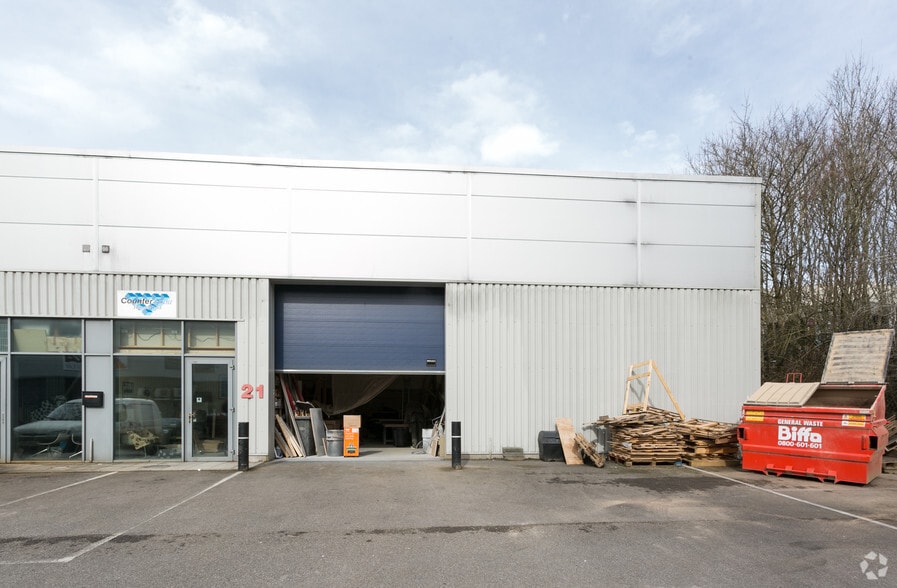 21 Avro Gate, Swindon à louer - Photo du bâtiment - Image 3 de 3