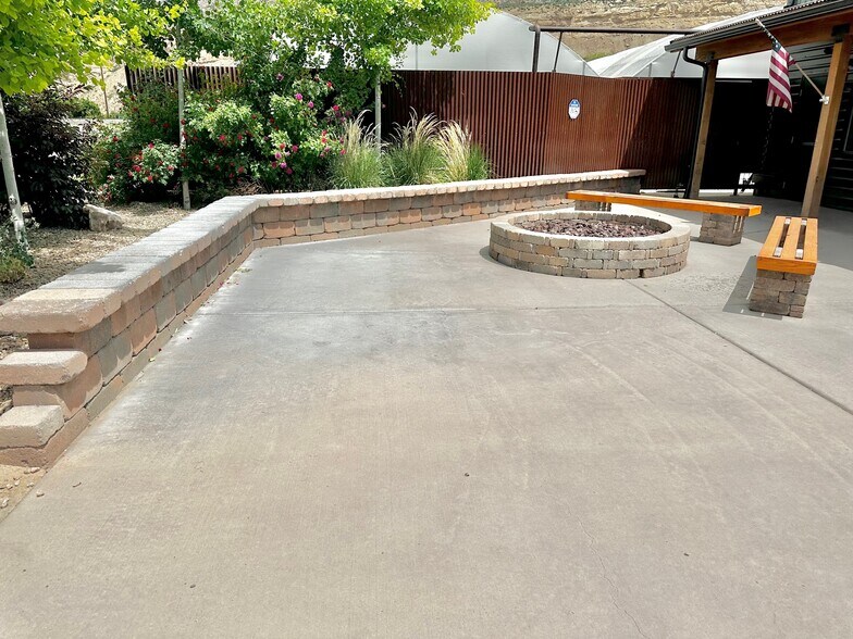 1043 N River Rd, Palisade, CO à vendre - Photo du bâtiment - Image 2 de 13