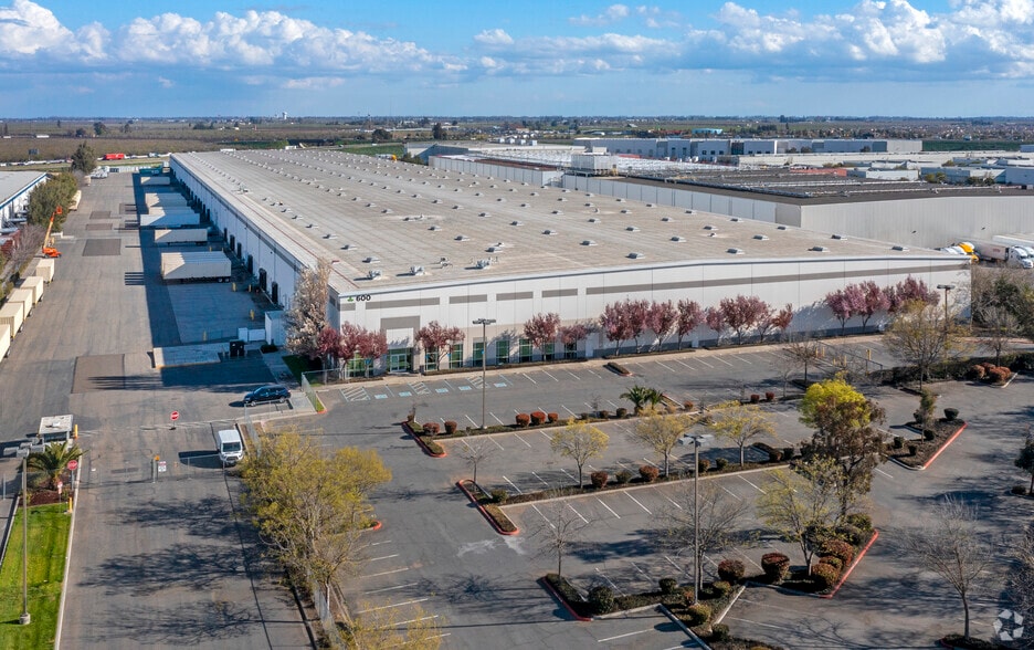 600 Spreckels Ave, Manteca, CA à louer - Aérien - Image 3 de 5