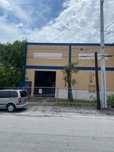 2720 W 3rd ct, Hialeah, FL for lease Interior Photo- Image 1 of 21